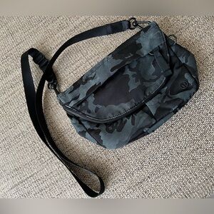 Lululemon all night festival bag 5L - Black camo